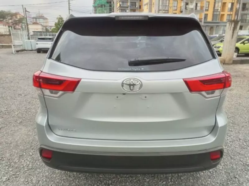 Toyota kluger   - 2017