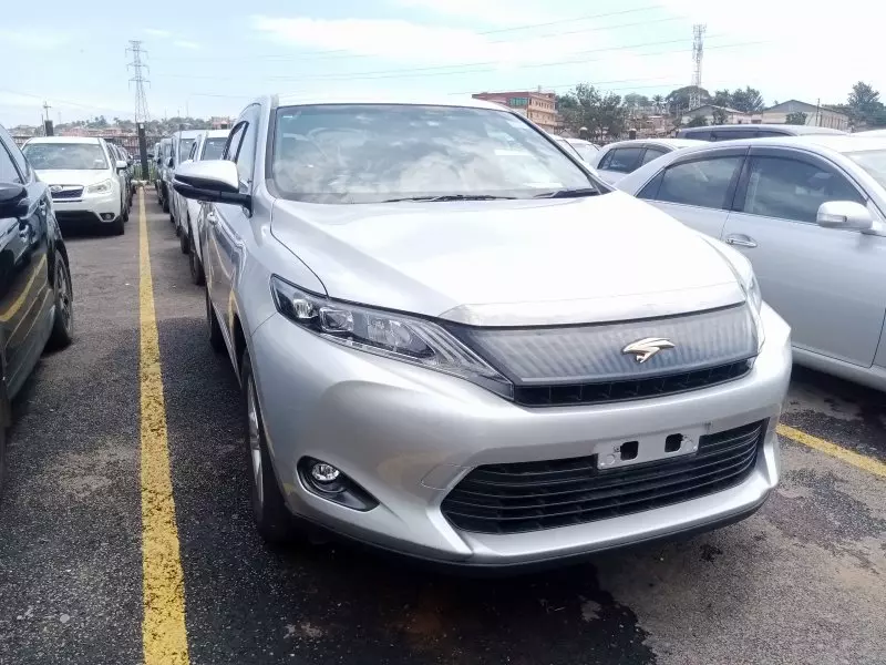 Toyota Harrier   - 2015
