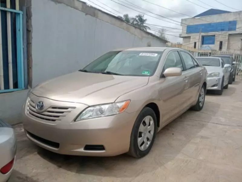 Toyota Camry   - 2008