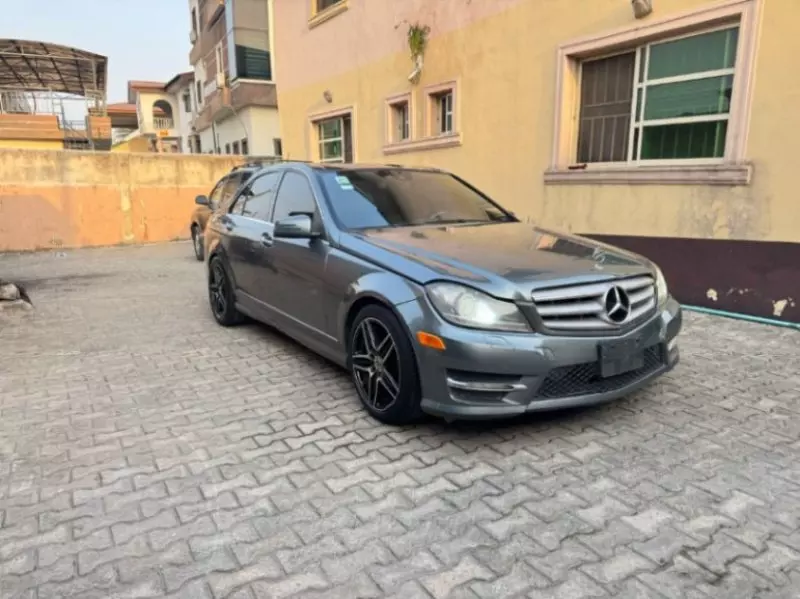 Mercedes-Benz C 300   - 2012