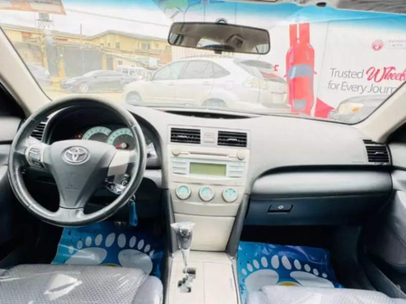 Toyota Camry   - 2007
