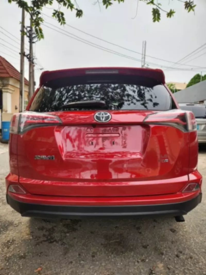 Toyota RAV 4   - 2017