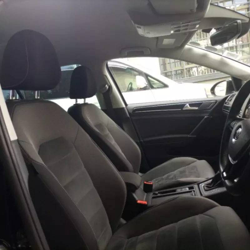 Volkswagen Golf   - 2018