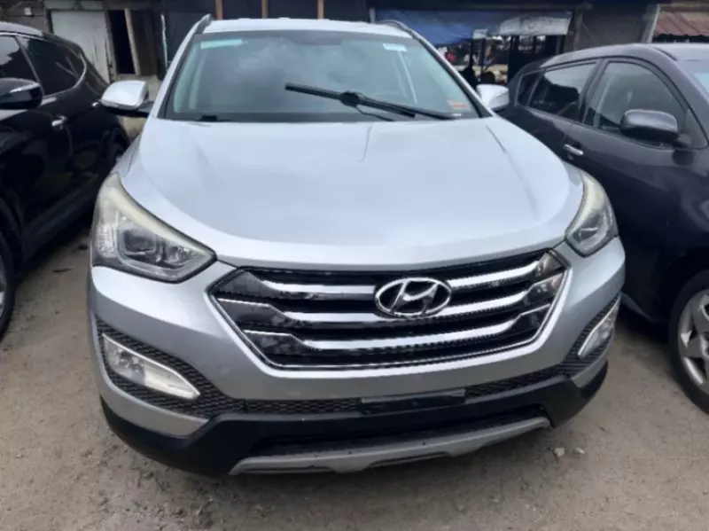 Hyundai Santa Fe   - 2014