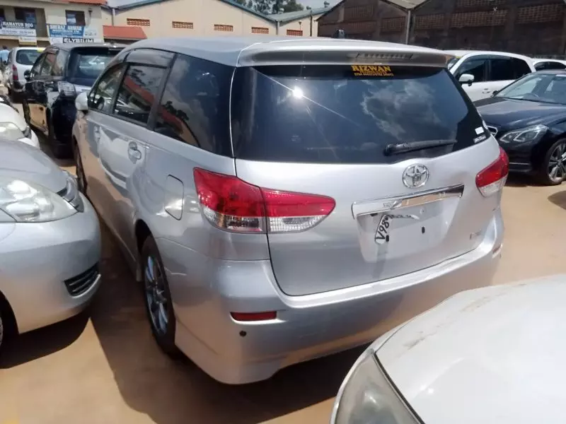 Toyota Wish   - 2012