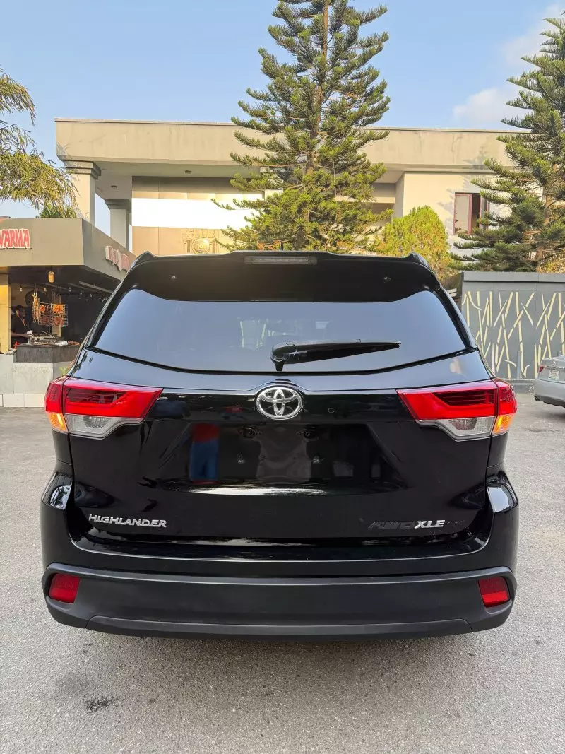 Toyota Highlander   - 2014