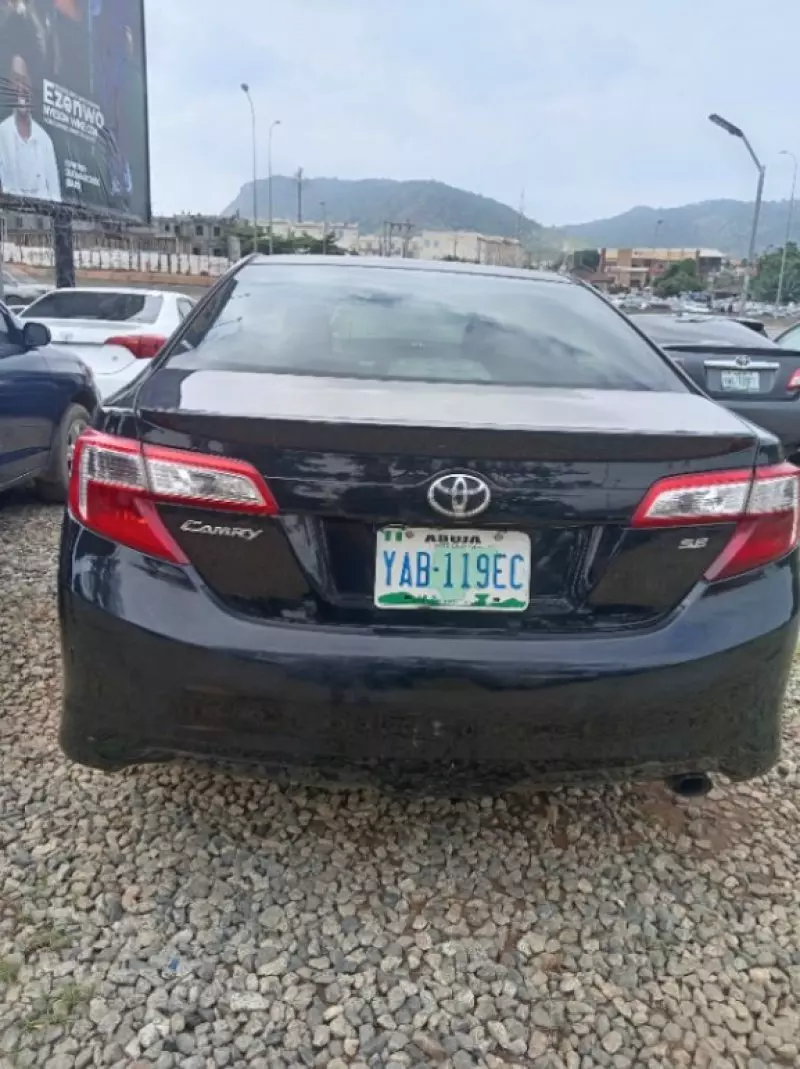 Toyota camry   - 2013