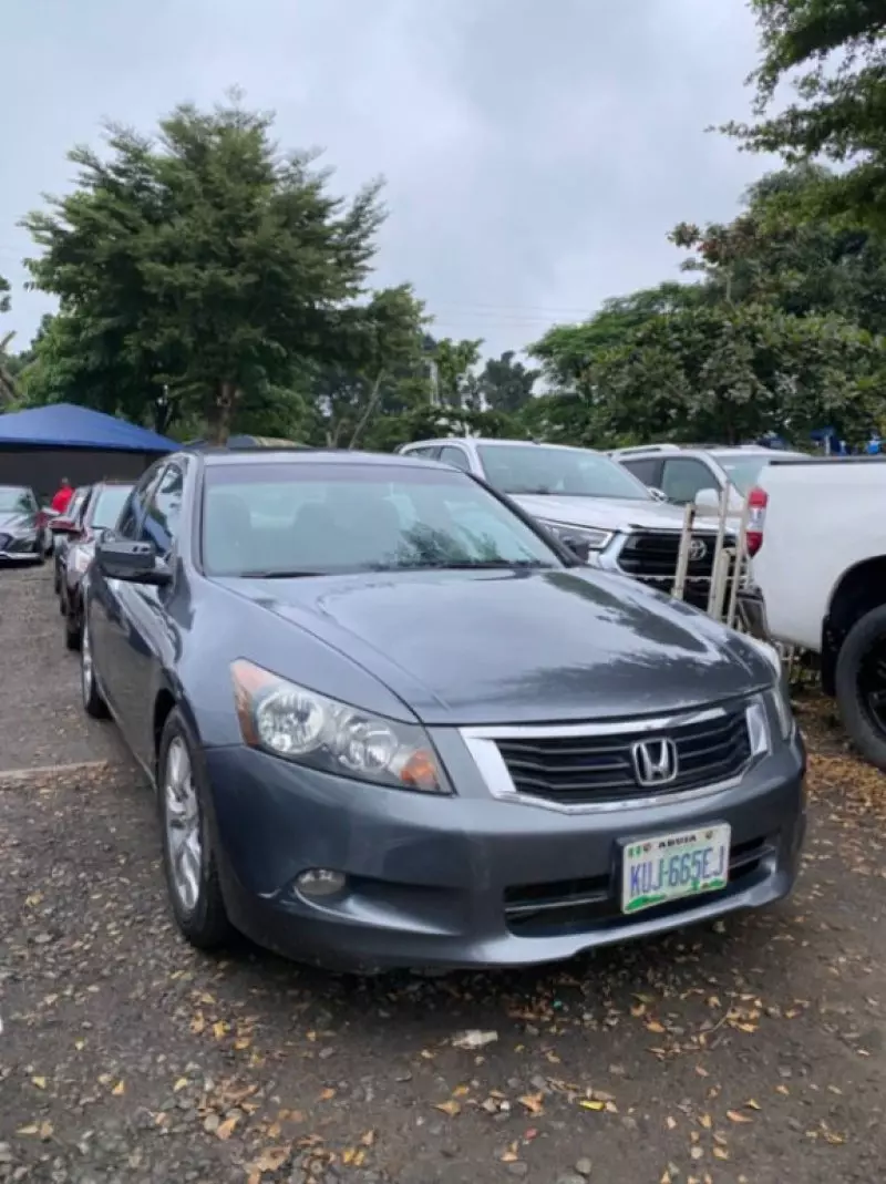 Honda Accord   - 2009