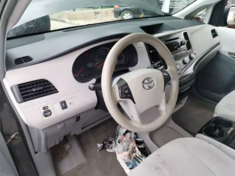 Toyota Sienna   - 2008