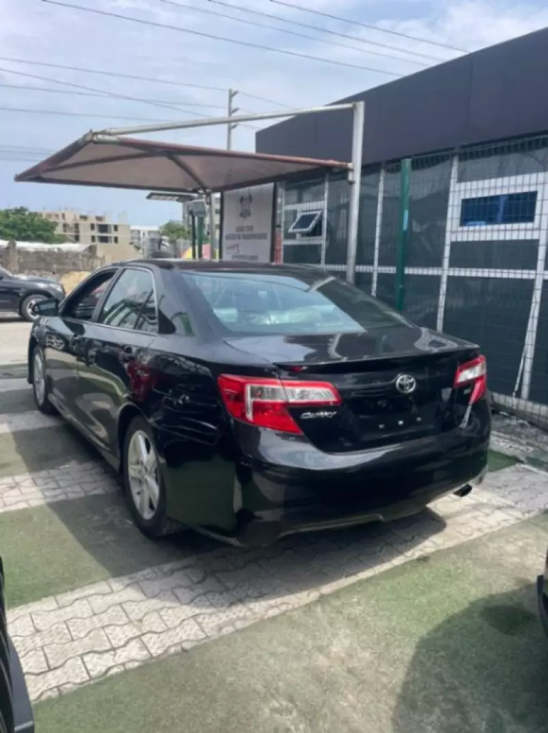 Toyota camry   - 2014