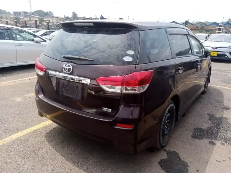 Toyota Wish   - 2012