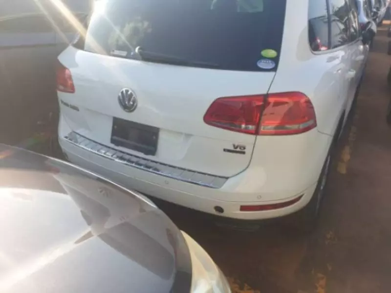 Volkswagen Touareg   - 2011