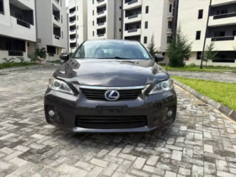 Lexus CT 200h - 2012