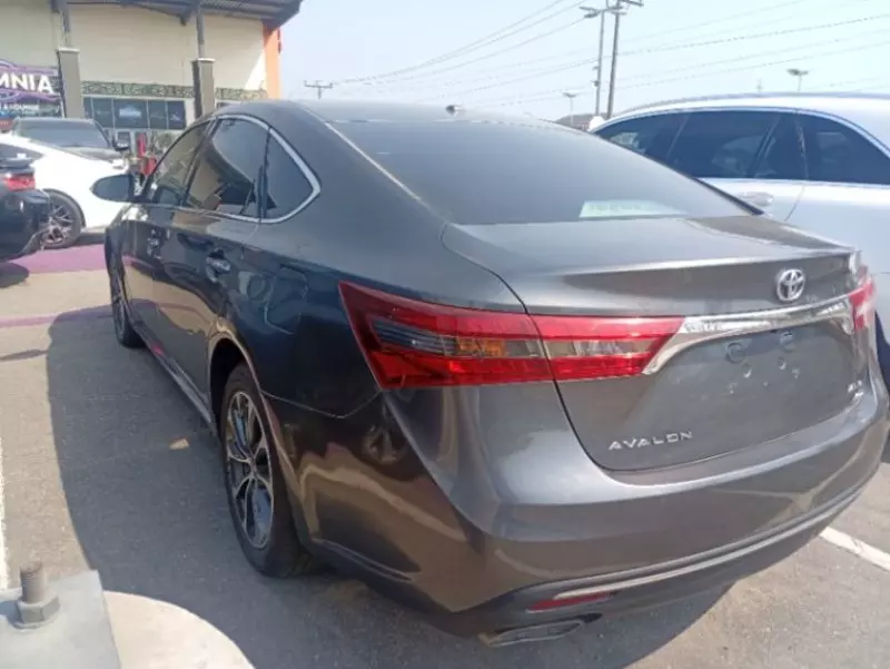 Toyota Avalon