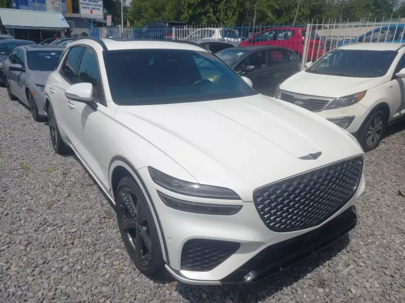 Hyundai Genesis   - 2020