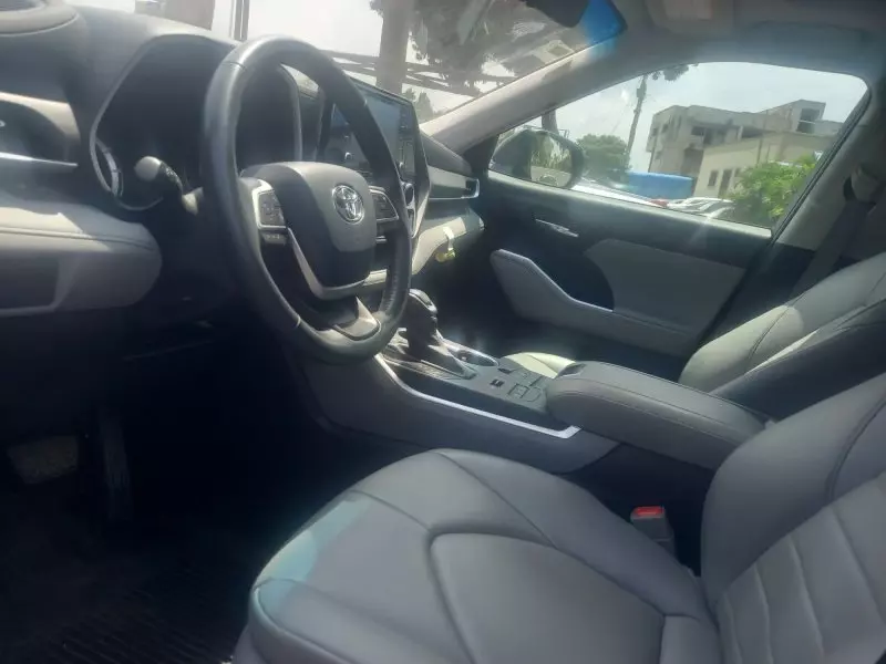 Toyota Highlander   - 2022