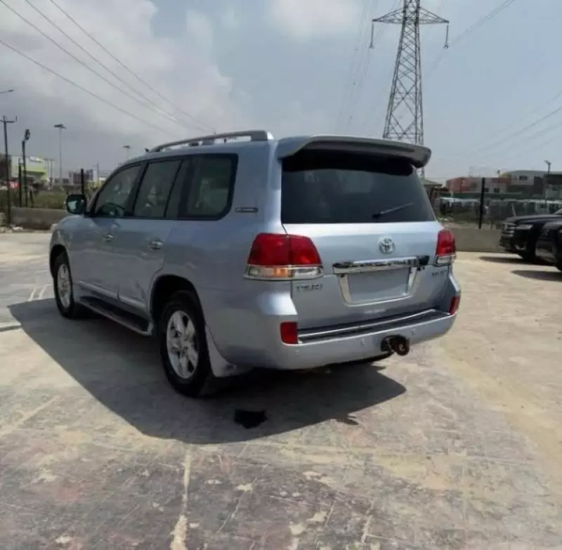 Toyota  Land Cruiser VXR V8   - 2010