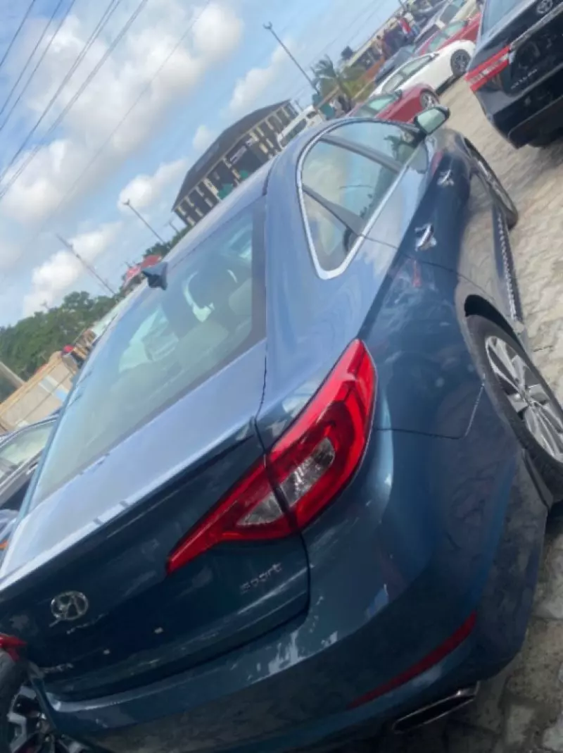 Hyundai Sonata   - 2015