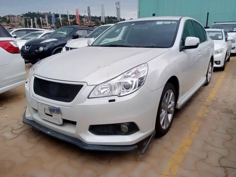 Subaru Legacy   - 2012