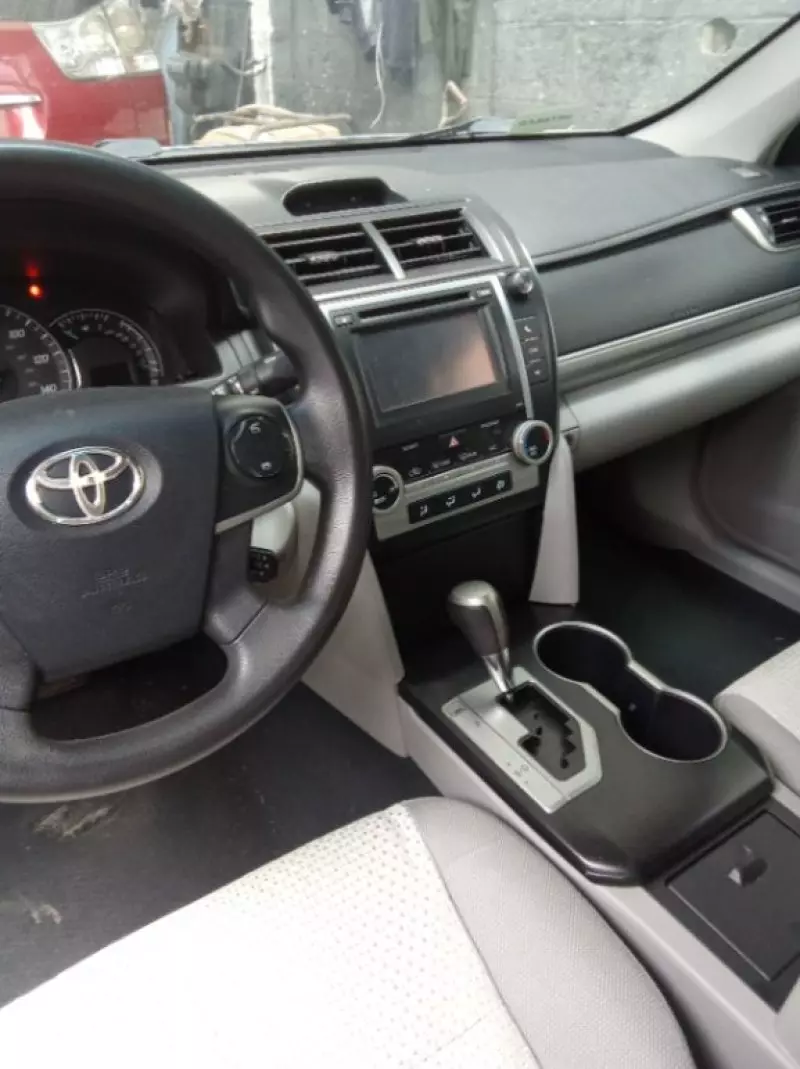 Toyota Camry   - 2013