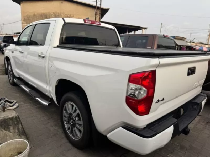 Toyota Tundra   - 2020