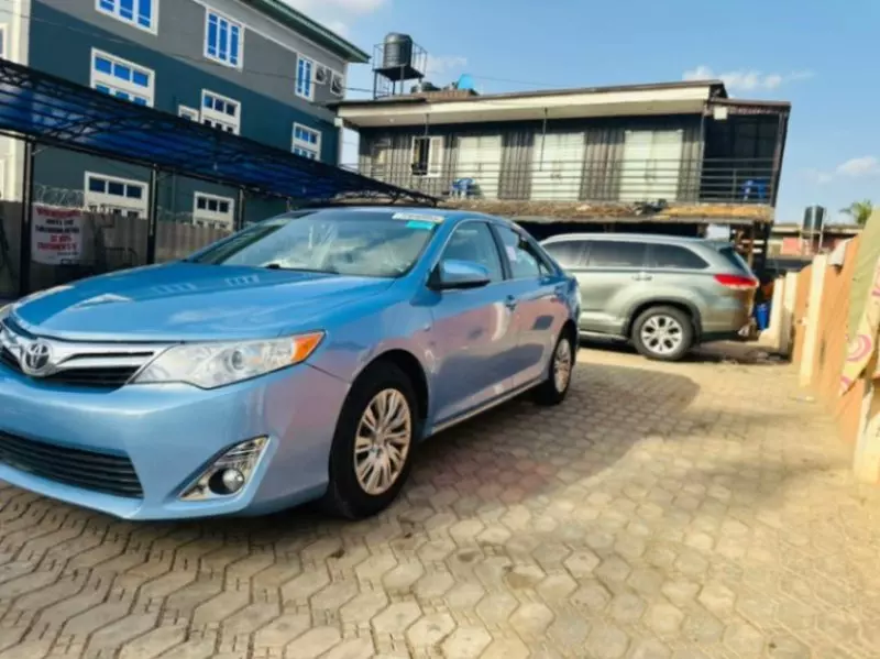 Toyota Camry   - 2012