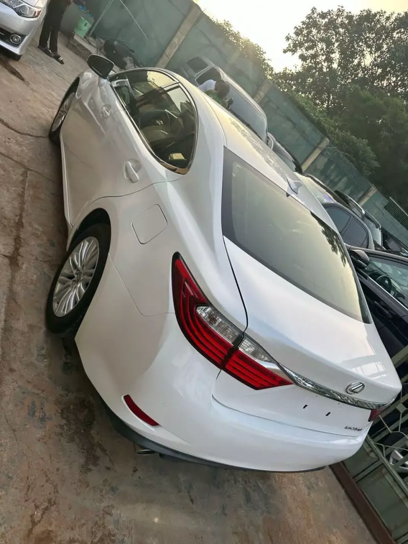 Lexus ES 350   - 2013