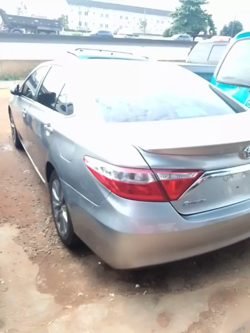 Toyota Camry   - 2016