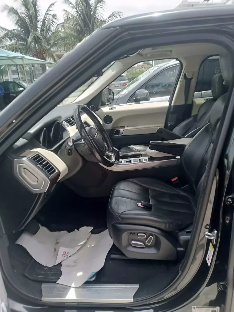 Land Rover Range Rover Sport   - 2015