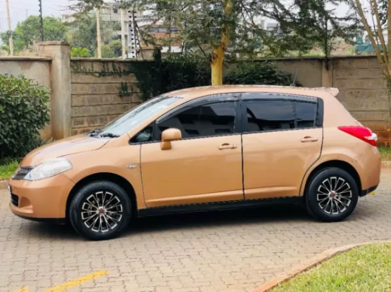 Nissan Tiida   - 2008
