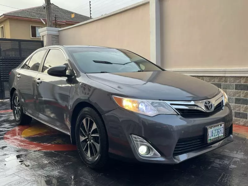 Toyota Camry   - 2013