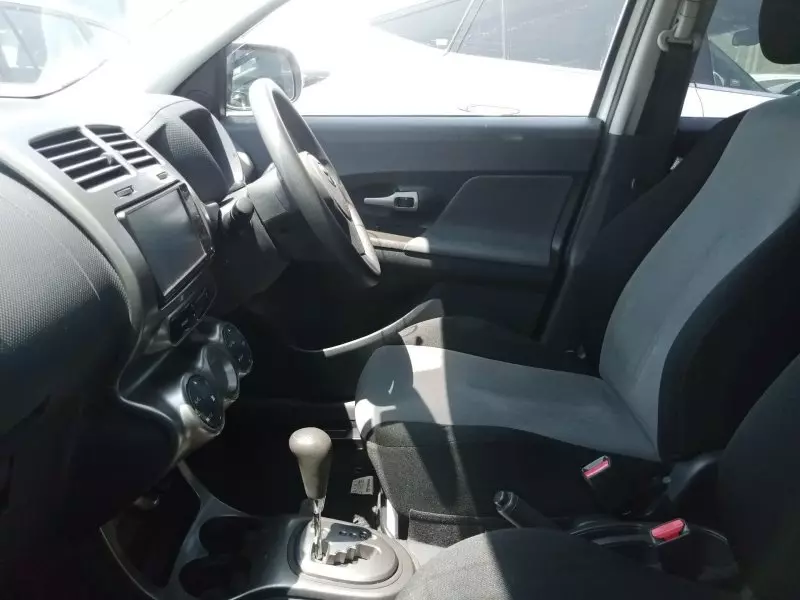 Toyota Ist    - 2010