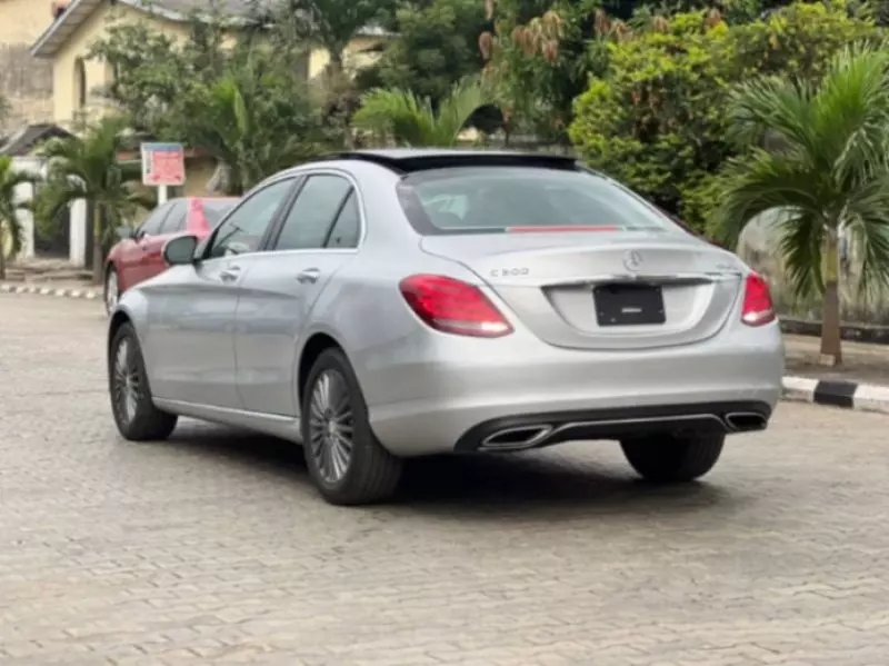 Mercedes-Benz 300   - 2015