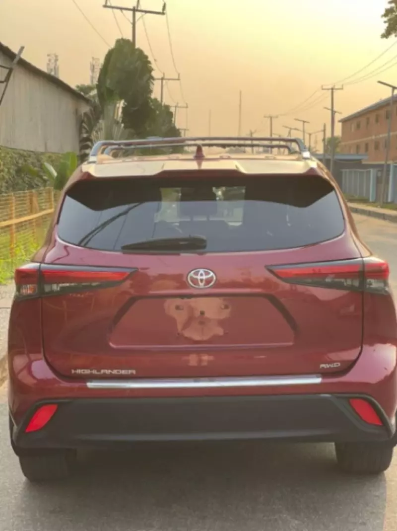 Toyota Highlander   - 2022