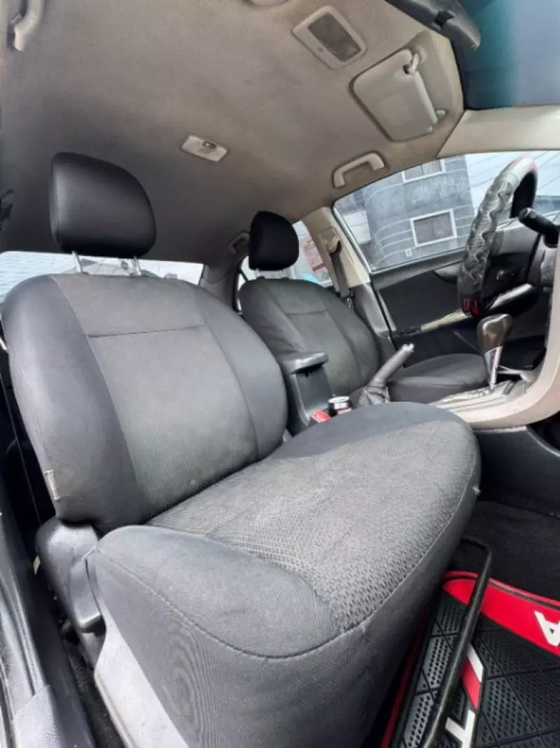 Toyota Corolla   - 2010