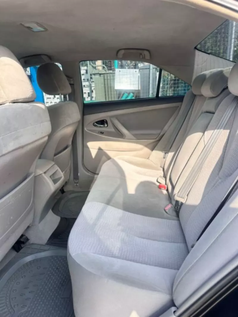Toyota Camry   - 2010