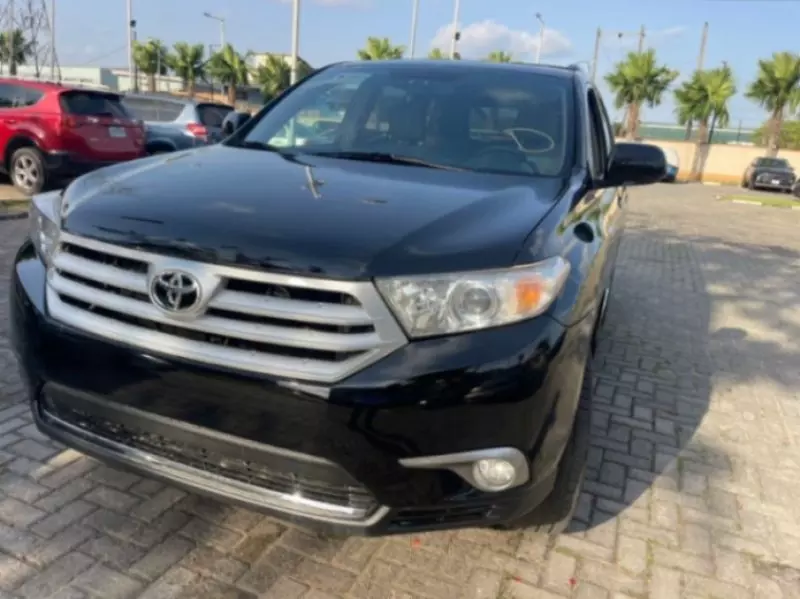 Toyota Highlander   - 2012