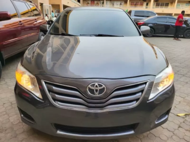 Toyota camry   - 2011