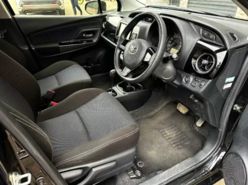 Toyota Vitz   - 2018
