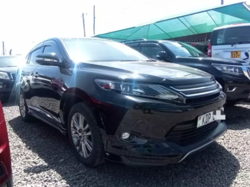 Toyota Harrier   - 2016