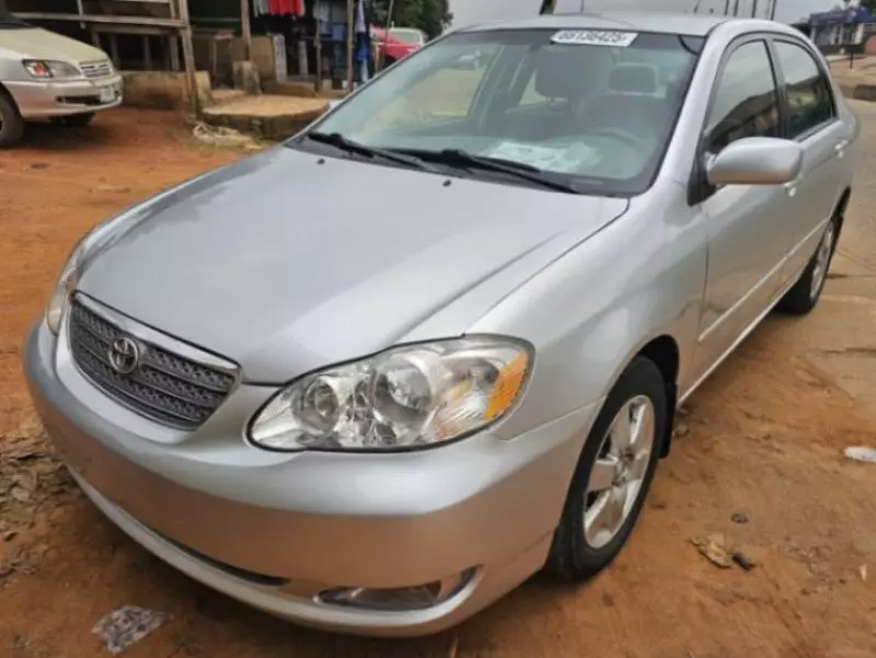 Toyota Corolla - 2005