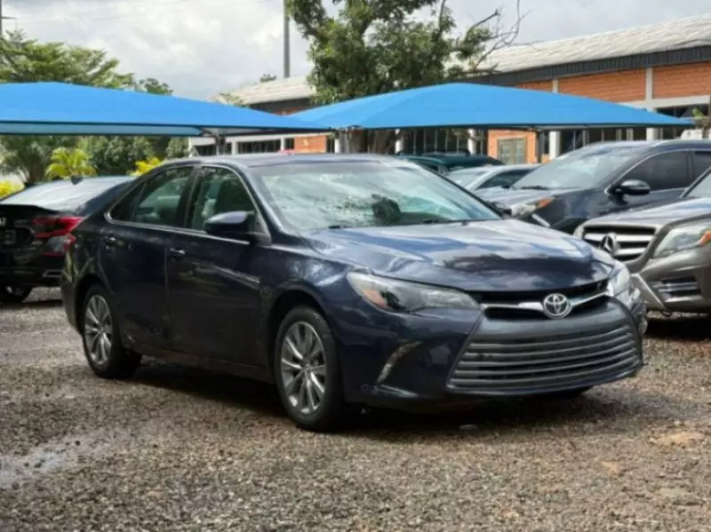 Toyota Camry   - 2016