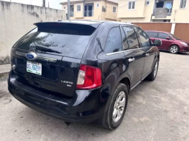 Ford Edge   - 2011