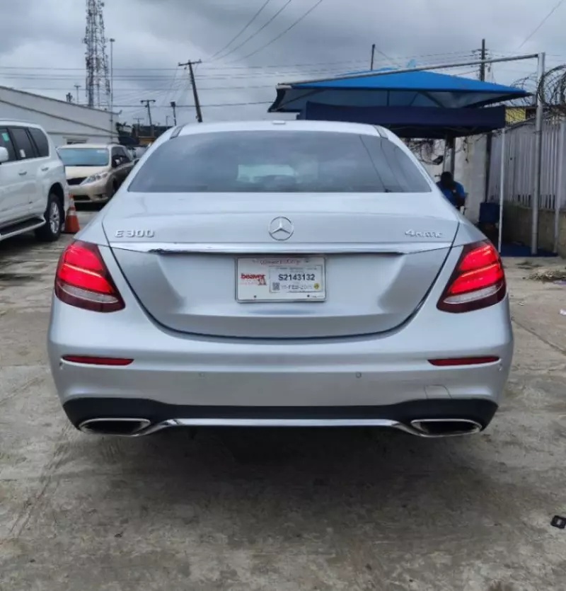 Mercedes-Benz E 300   - 2017