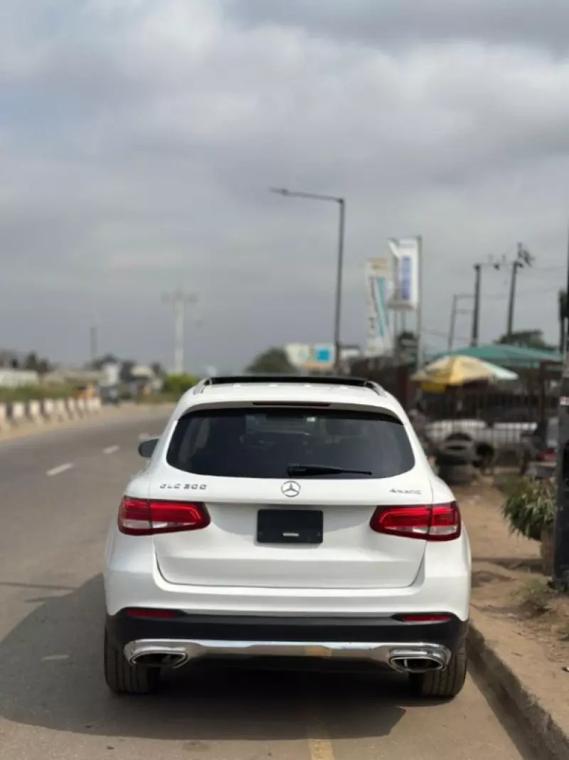 Mercedes-Benz GLC 300   - 2016