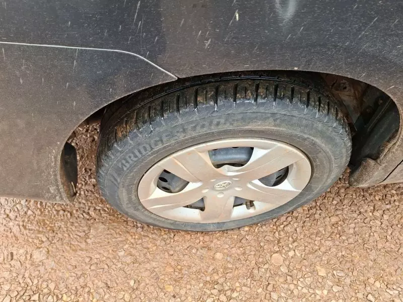 Toyota Noah   - 2010