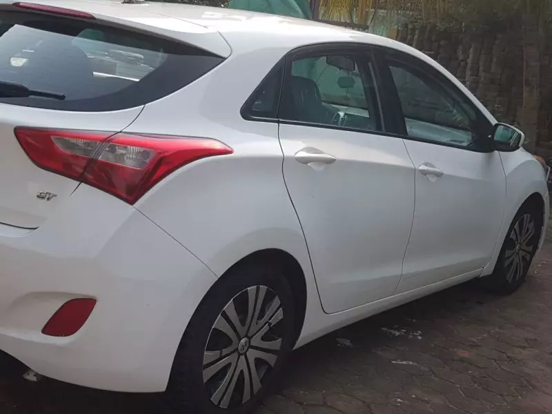 Hyundai Elantra   - 2015