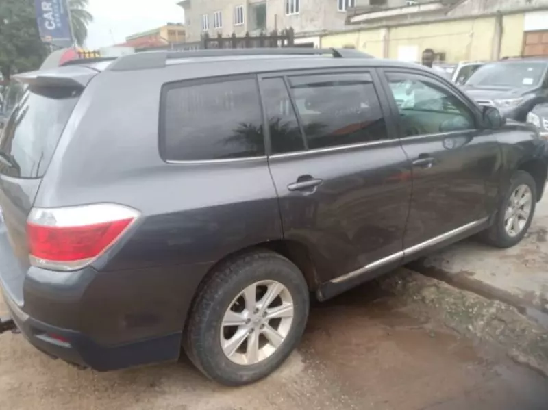 Toyota Highlander   - 2013