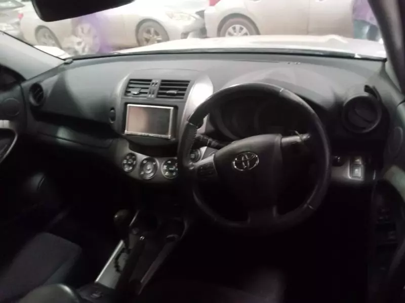 Toyota Vanguard    - 2010