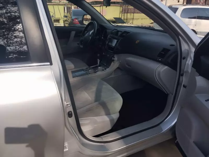 Toyota Highlander   - 2013